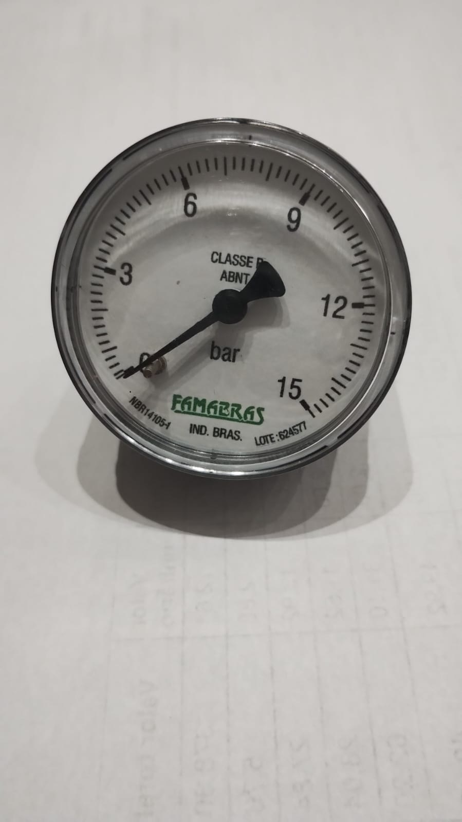 MANOMETRO ROSCA 1/4 NPT ESCALA 0/15 KGF CL. B CAIXA PRETA INTERNOS LATAO (FAMABRAS)